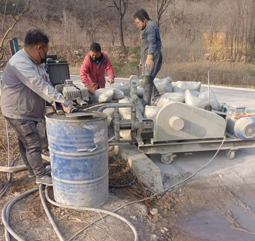 昆玉路面下沉注浆